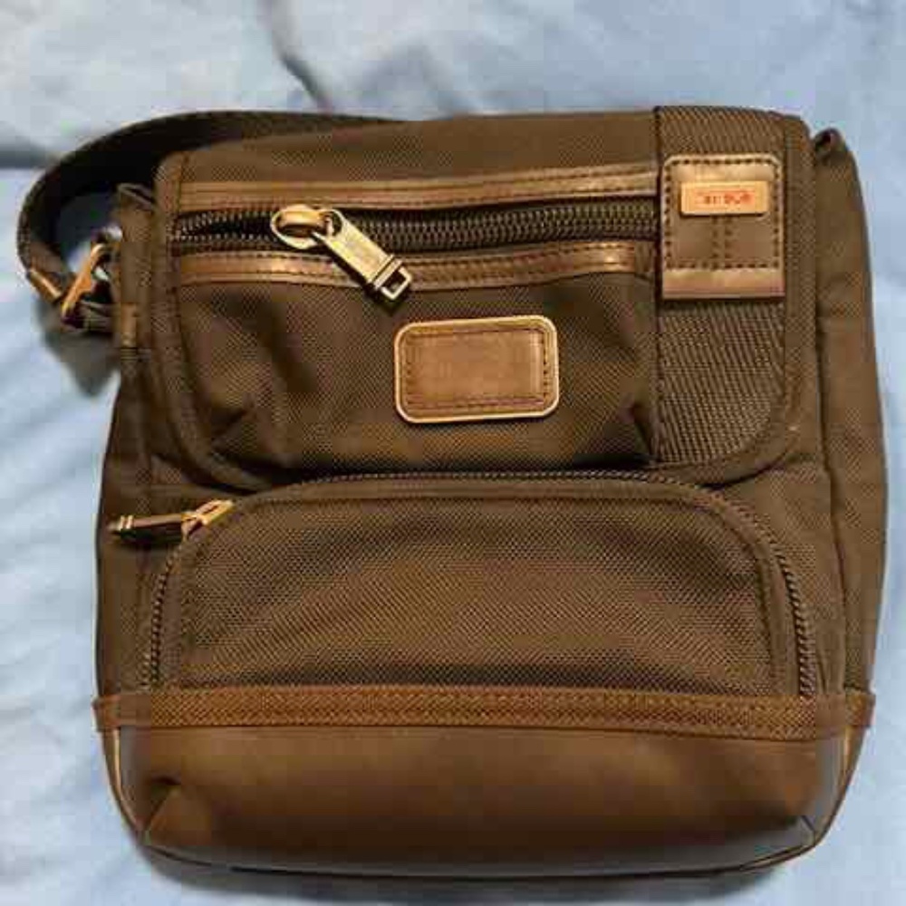 TUMI Alpha Bravo Medium Crossbody Travel Bag – Excellent Condition